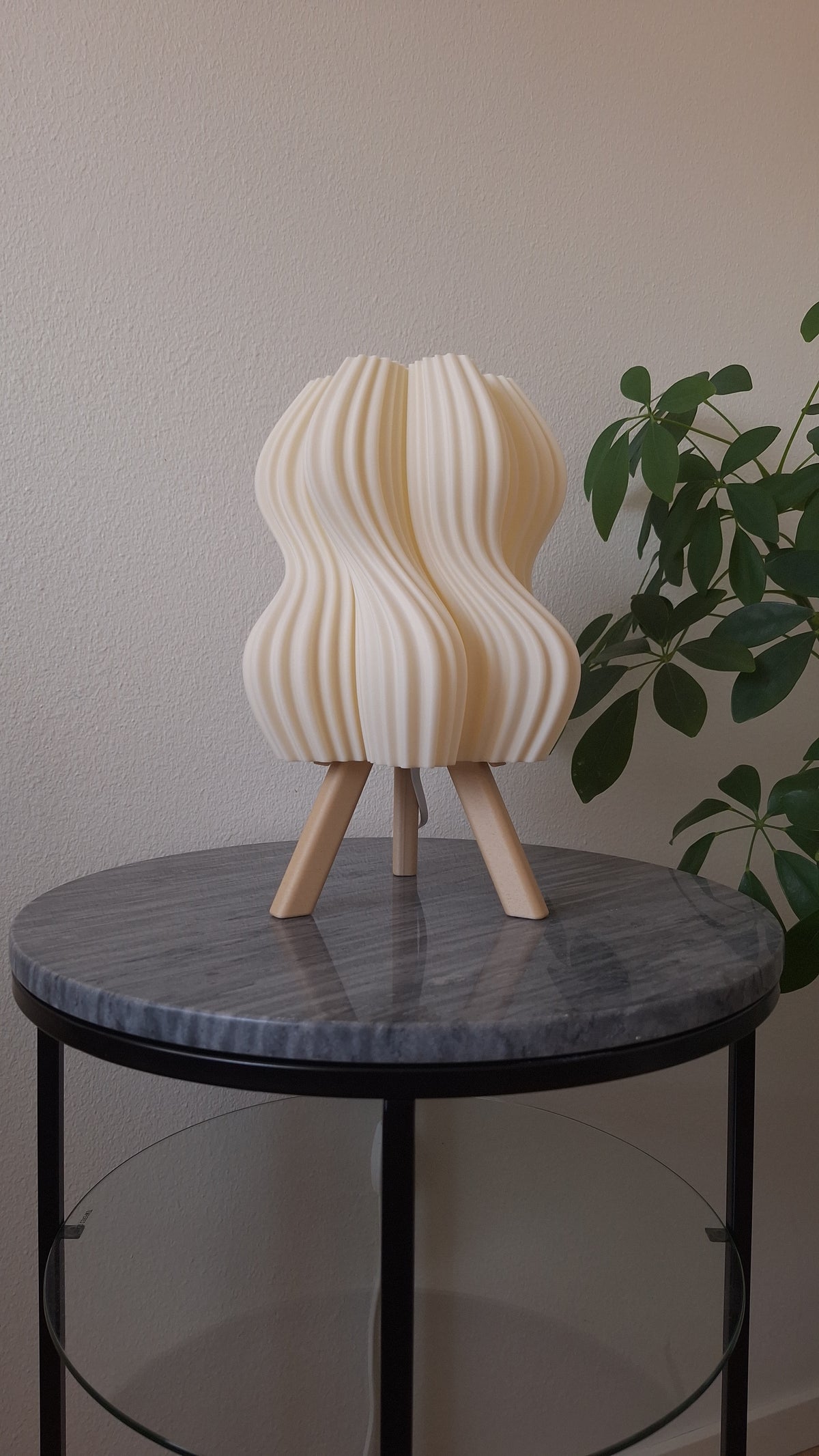 IDUN – Minimalistisk skandinavisk bordslampsskärm i biomaterial